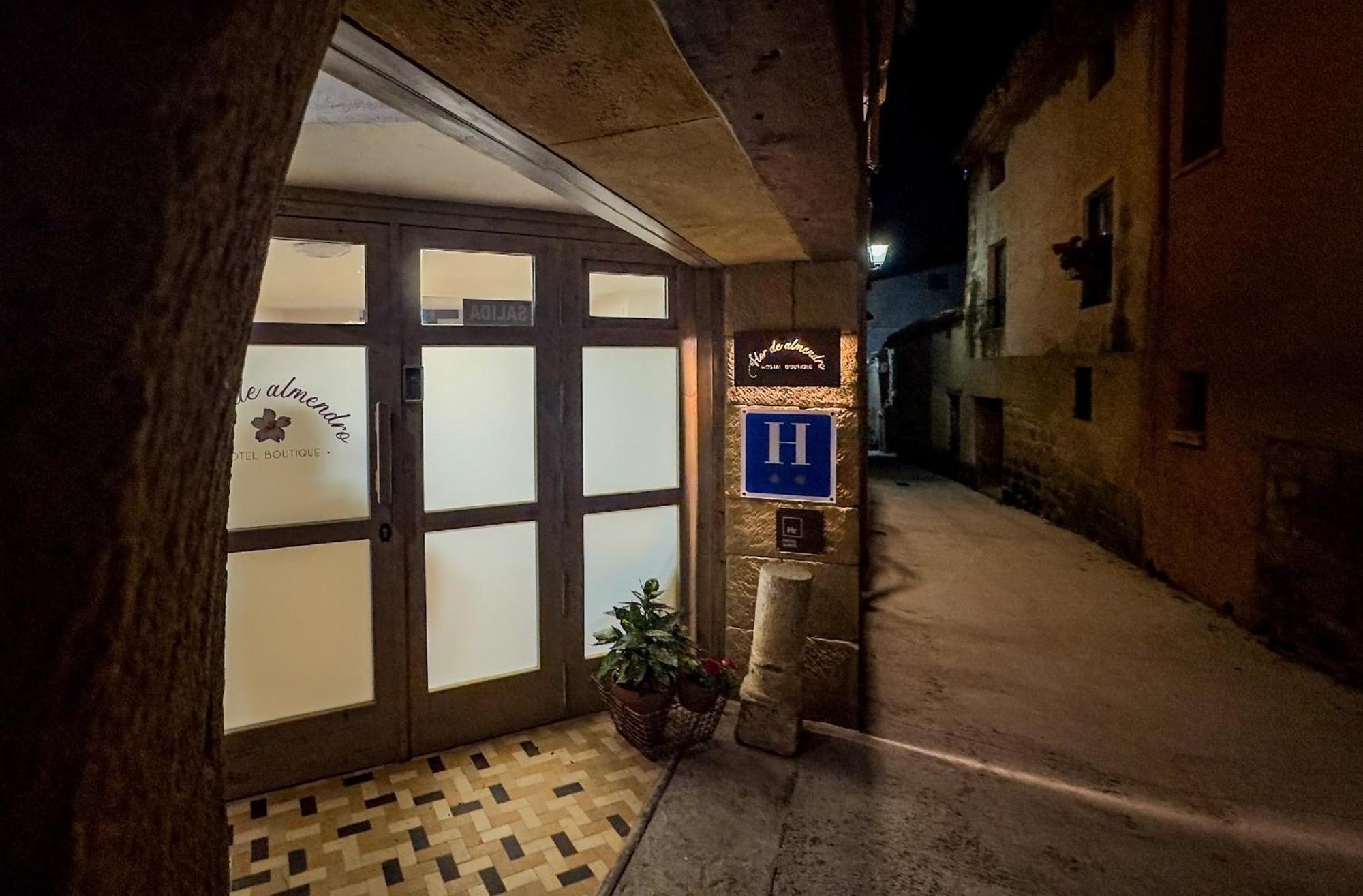 Hotel Rural Flor De Almendro Loarre Luaran gambar